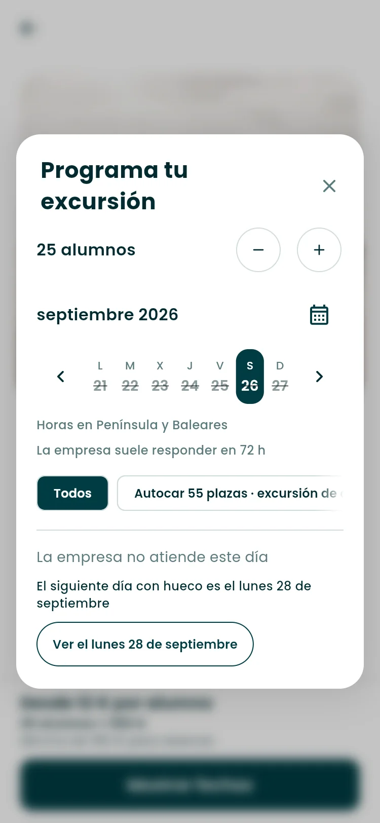 Ventana Programa tu excursión con 25 alumnos, el calendario de septiembre de 2026, el aviso de que la empresa no atiende ese día y el botón Ver el lunes 28 de septiembre.